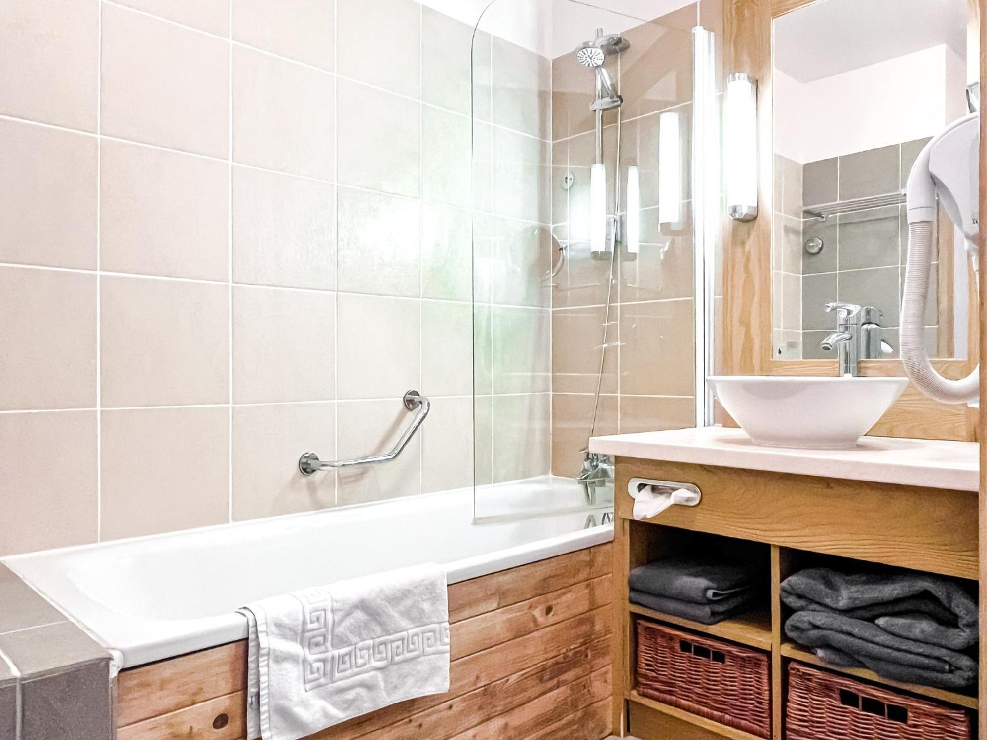 Large One-Bedroom Apartment, Wheelchair Adapted, Les Terrasses D'Eos Flaine Exterior foto