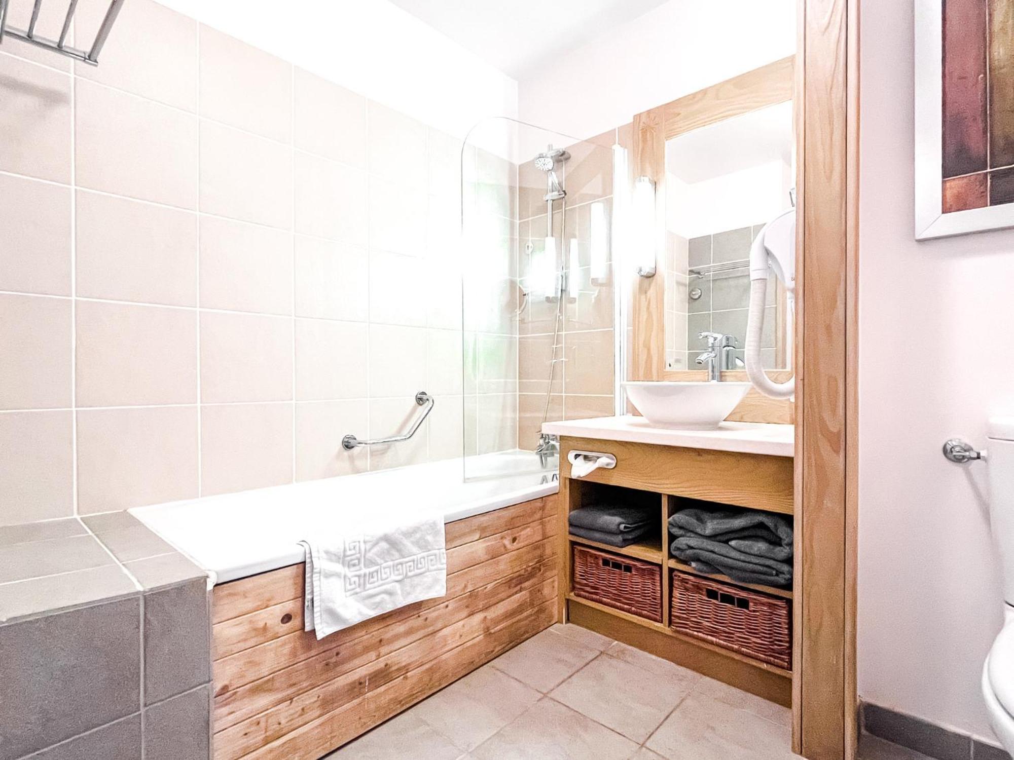 Large One-Bedroom Apartment, Wheelchair Adapted, Les Terrasses D'Eos Flaine Exterior foto